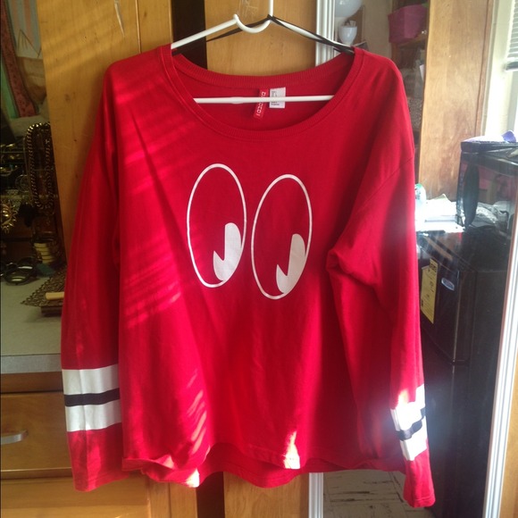 Graphic top