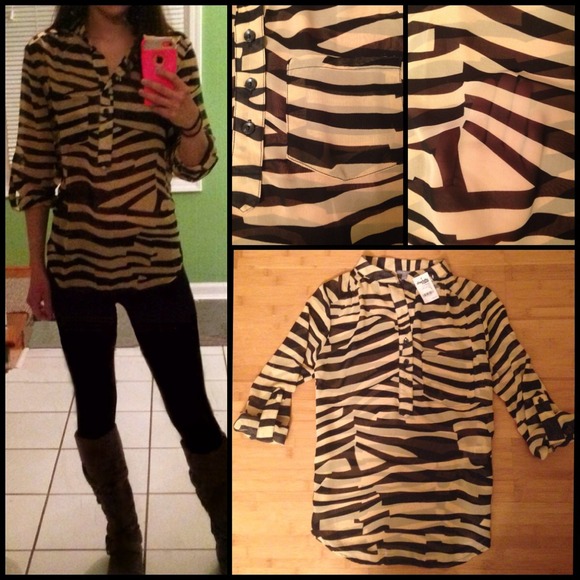 NWT Button Pullover Top - Picture 1 of 1