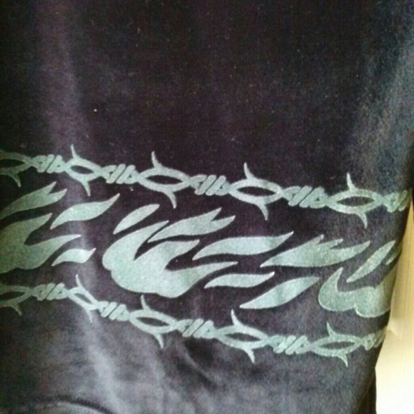 Mens Kenneth Cole Reaction velour polyester shirt - Picture 2 of 3