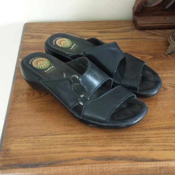 Women's black sandals