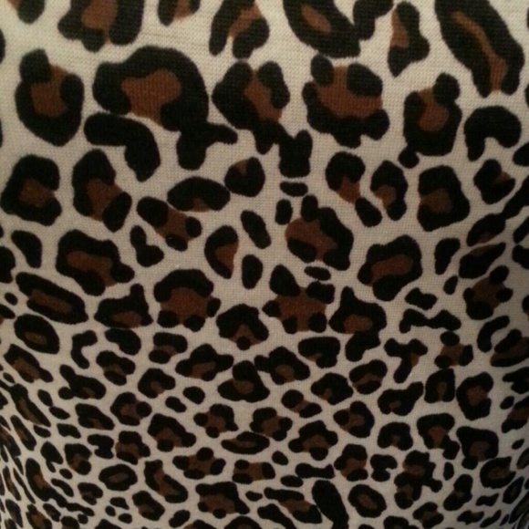 SOLD Slightly sheer animal print shirt - Picture 3 of 4