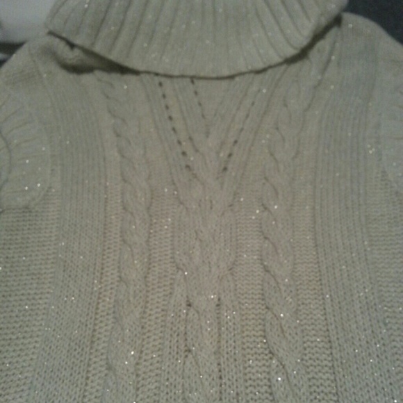 Extra pictures of cream colored sweater