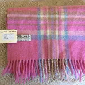 100% Lambswool scarf.  Just reduce!