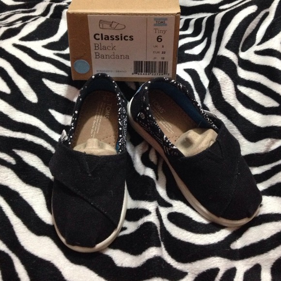 Classics Black Bandana Toms Tiny size 6T