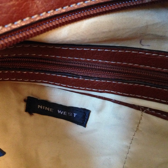 Deep tan handbag - Picture 3 of 3