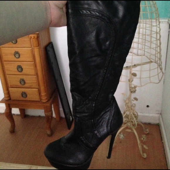 Knee high zigisoho leather boots