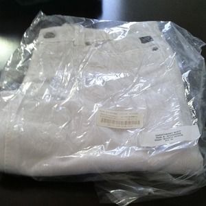 Serfontaine sweetheart boot white denim jeans