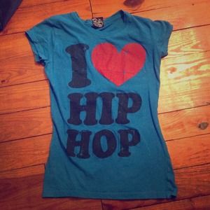 ✊✊traded ✊✊Blue fitted tee.