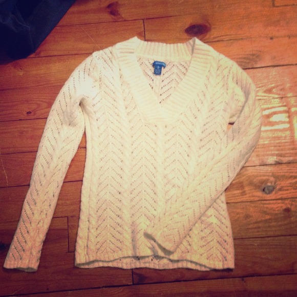 Youth XL knitted eggshell sweater!!
