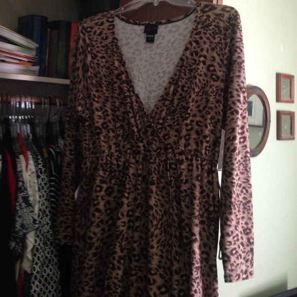 Torrid Leopardprint long sleeved sweater dress