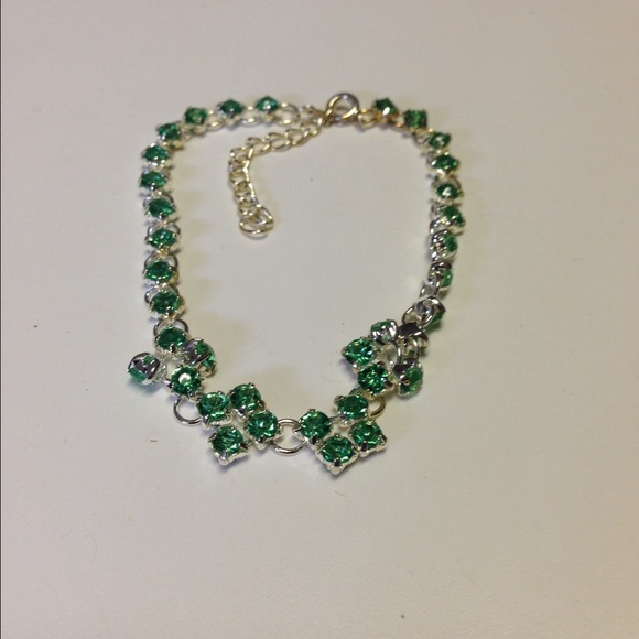Bracelet - green crystals  [$3.00] - Picture 2 of 2