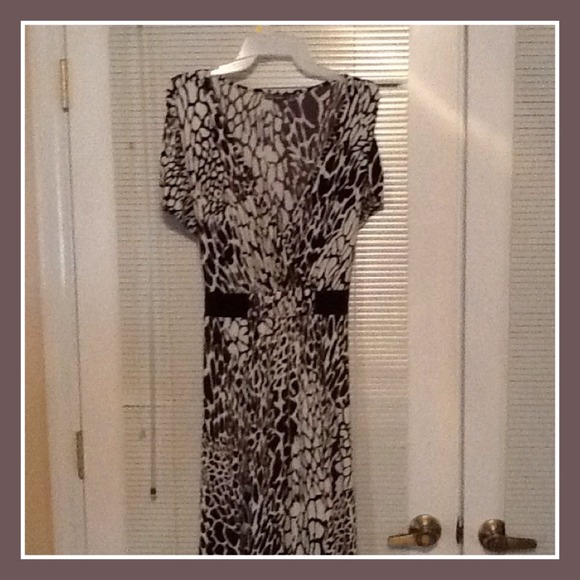 Dress - Picture 2 of 3