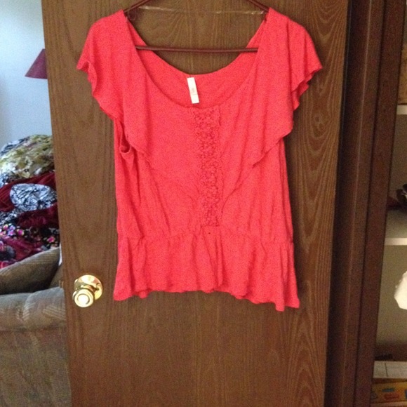 Pink lacy top with a nice built-in flow