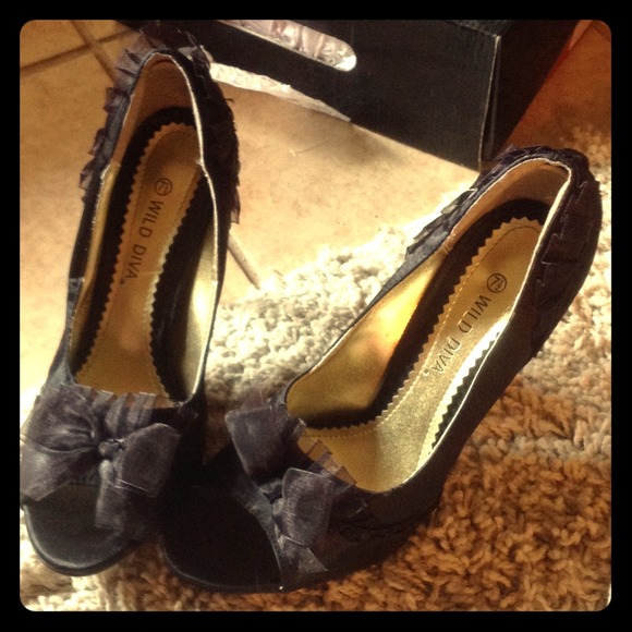Wore once black lace bow peep toe heels 7.5