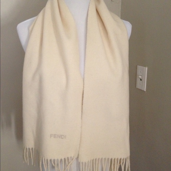 ⛔️SOLD⛔️Fendi scarf