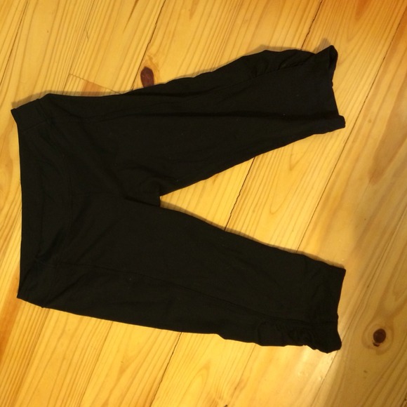Lululemon run crops