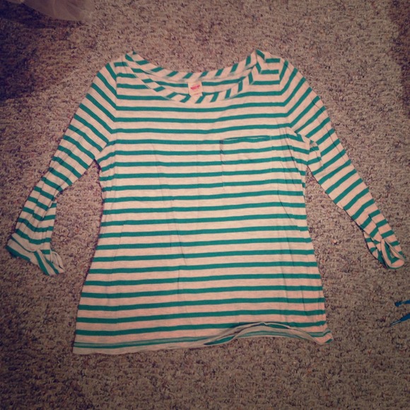 Cute striped 3/4 sleeve shirt