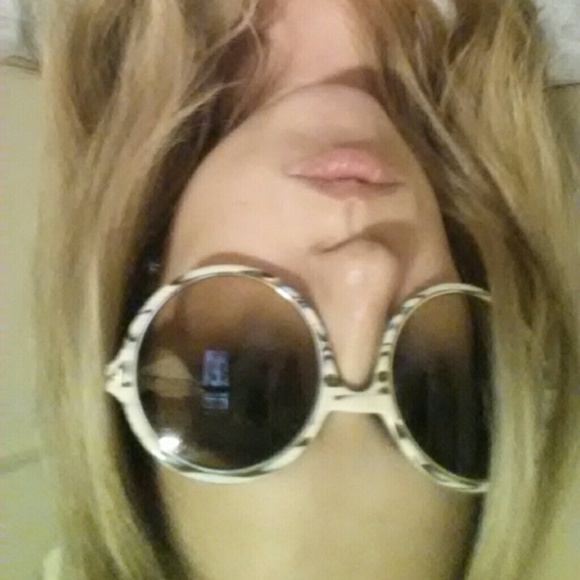 Tom Ford "Carrie" Hollywood Sunglasses - Picture 3 of 4