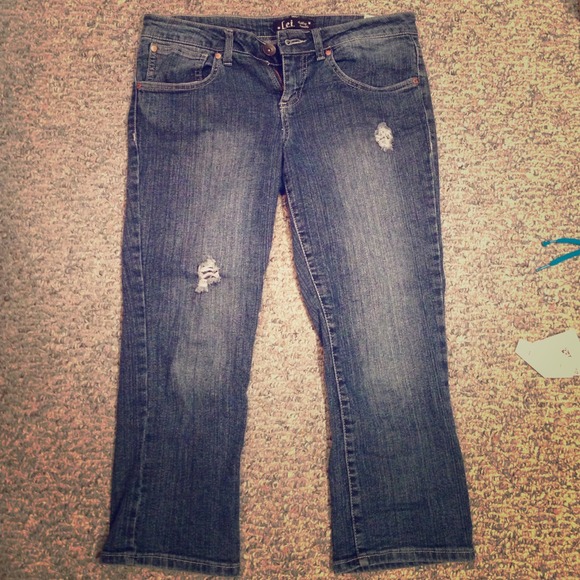 Cute pair of jean capris