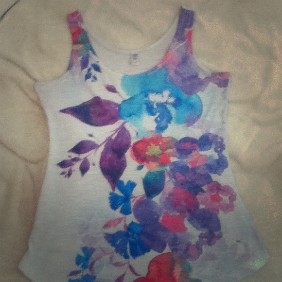 Watercolor flower print small tank top