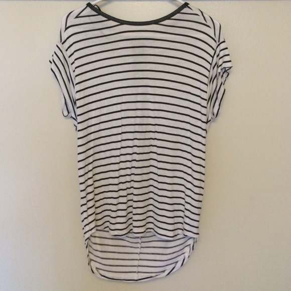 Black & white stripes top!!