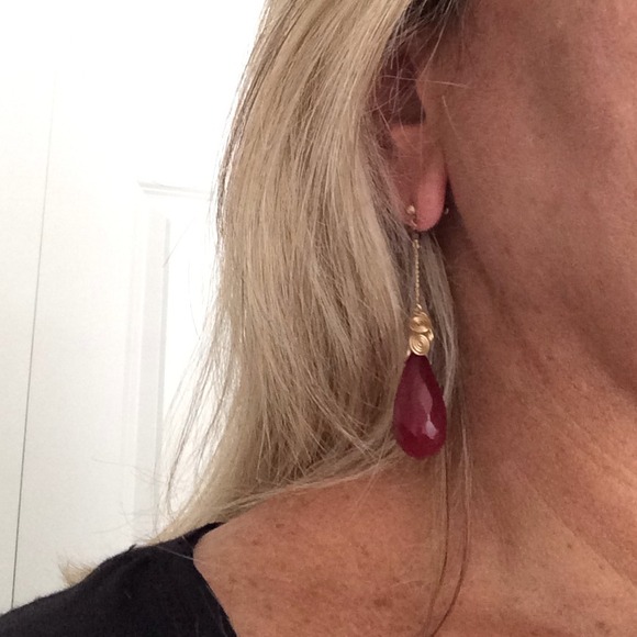 SOLD SOLD Handmade GARNET and 14 kt Gold Earrings - Picture 3 of 3
