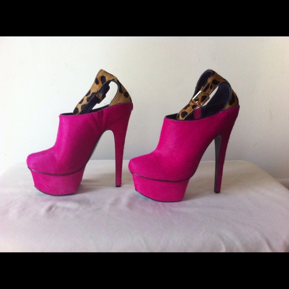 💥Host Pick💥 Pink leopard ❤️sold ❤️ - Picture 3 of 4