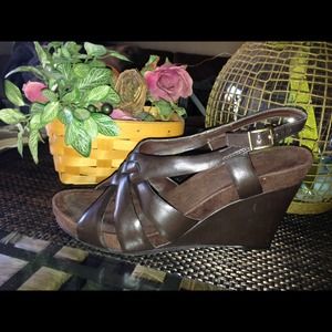 Sooo cute! Aerosoles Wedges 3" heel