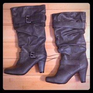 Grey high heeled boots NWOT