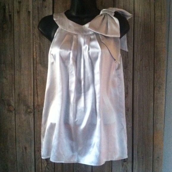 Sold......True silver bow top - Picture 2 of 4