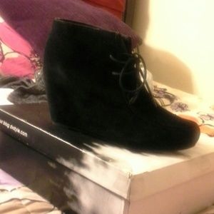 Dolce Vita Black Suede booties