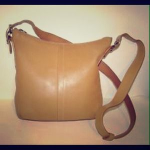 Authentic coach chestnut duffle satchel!