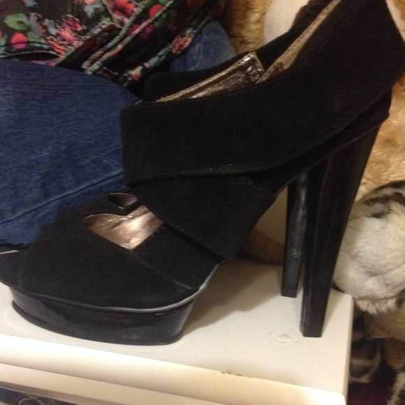 Steve Madden hells - Picture 3 of 4
