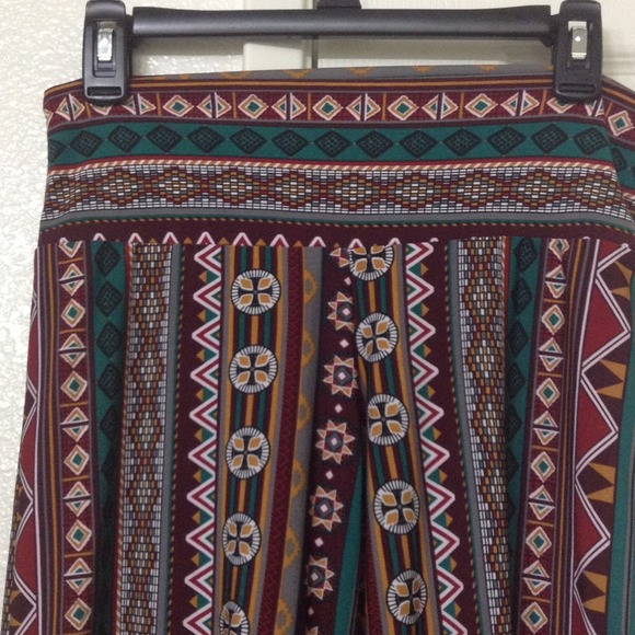 ❌SOLD ❌Aztec print palazzo pants - Picture 3 of 3