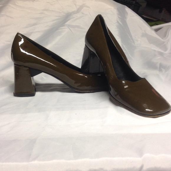 Shoes - Picture 2 of 3