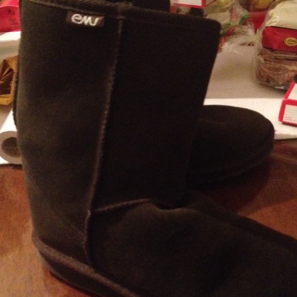 Emu Brown boots