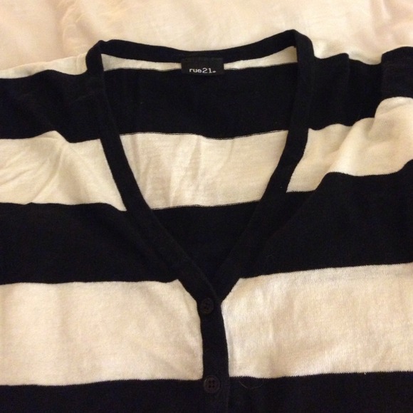 Black and White Striped Cardigan - size small - Picture 4 of 4