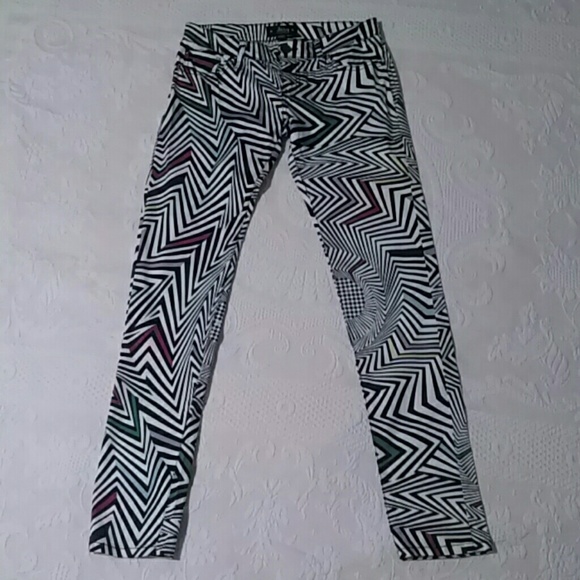 Graphic Leggings/Pants, Size 7