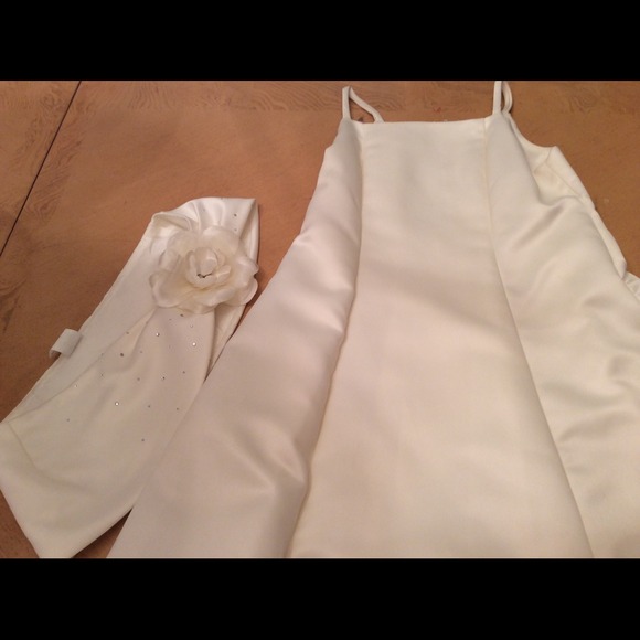 Child's white formal dress - Picture 4 of 4