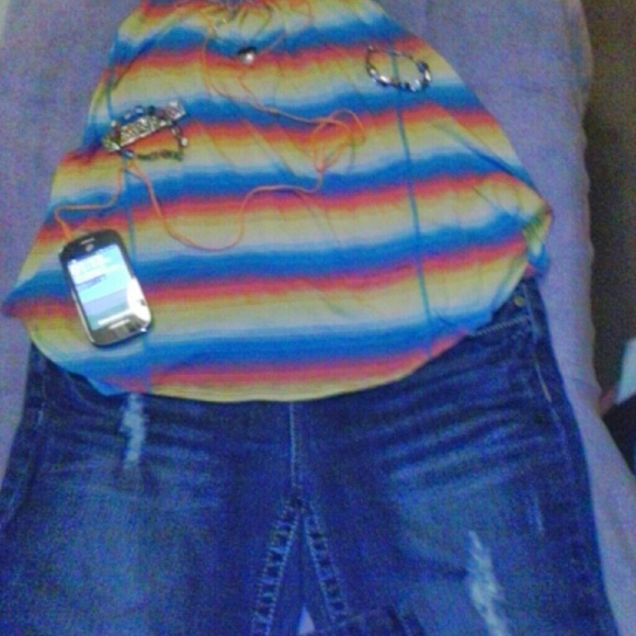 Ladies distressed capries excellent condition