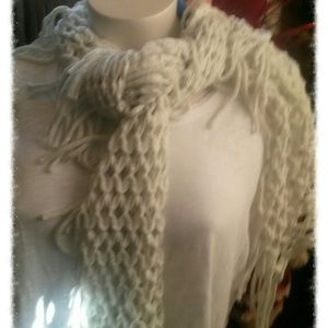 *NWOT* 👗👠COLLECTIONEIGHTEEN WHITE SHAWL/SCARF