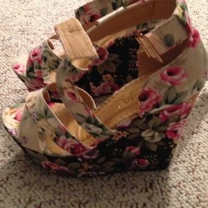 Floral wedge sandals