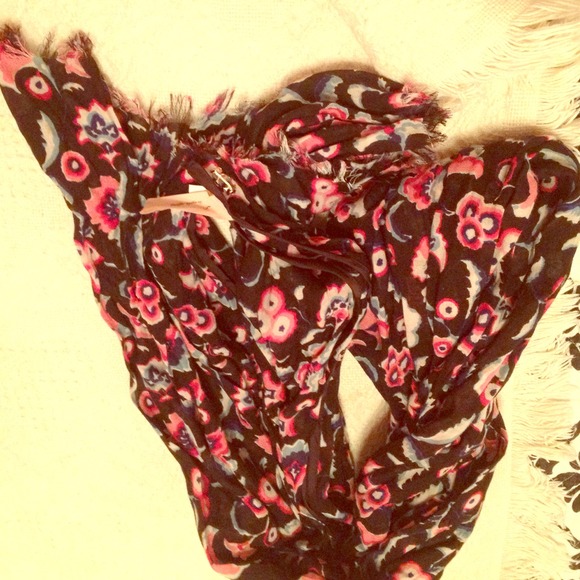 Juicy couture scarf