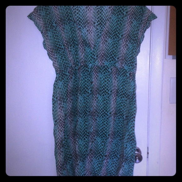 Beach cover up. - Picture 1 of 2