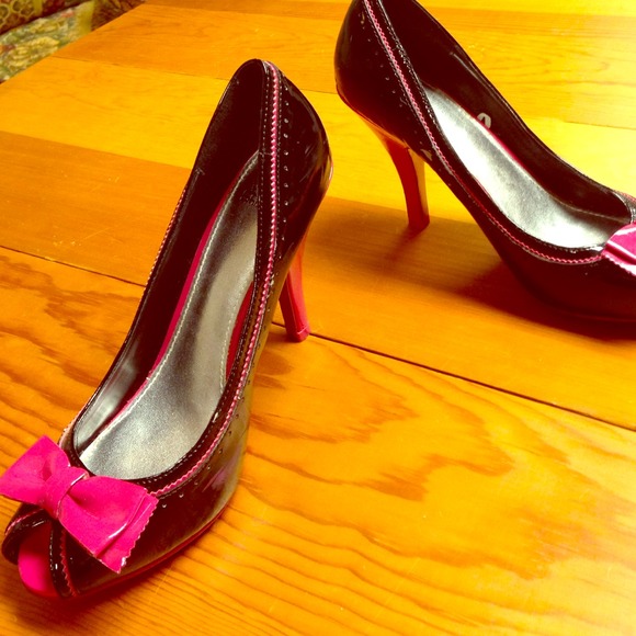 Pink and black bow heels fancy/ prom