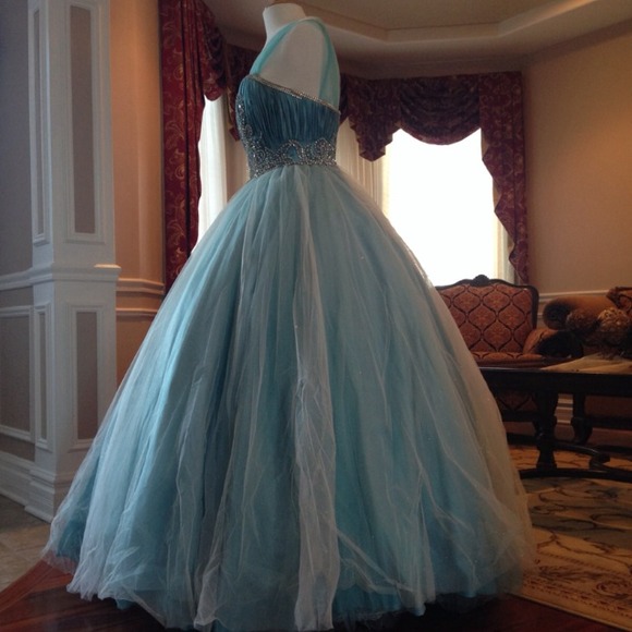 SOLD! Cinderella PROM DRESS! - Picture 2 of 4