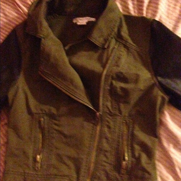 Olive green jacket with leather sleeves - Picture 1 of 3