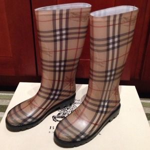 Authentic  Burberry Rain Boot🎀