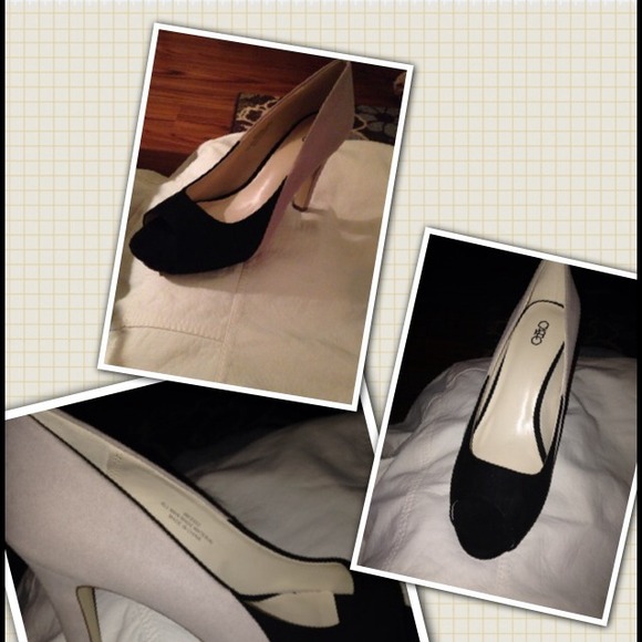 Color block~light beige and black - Picture 1 of 2