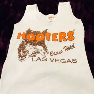 NWOT Hooters Tank Top